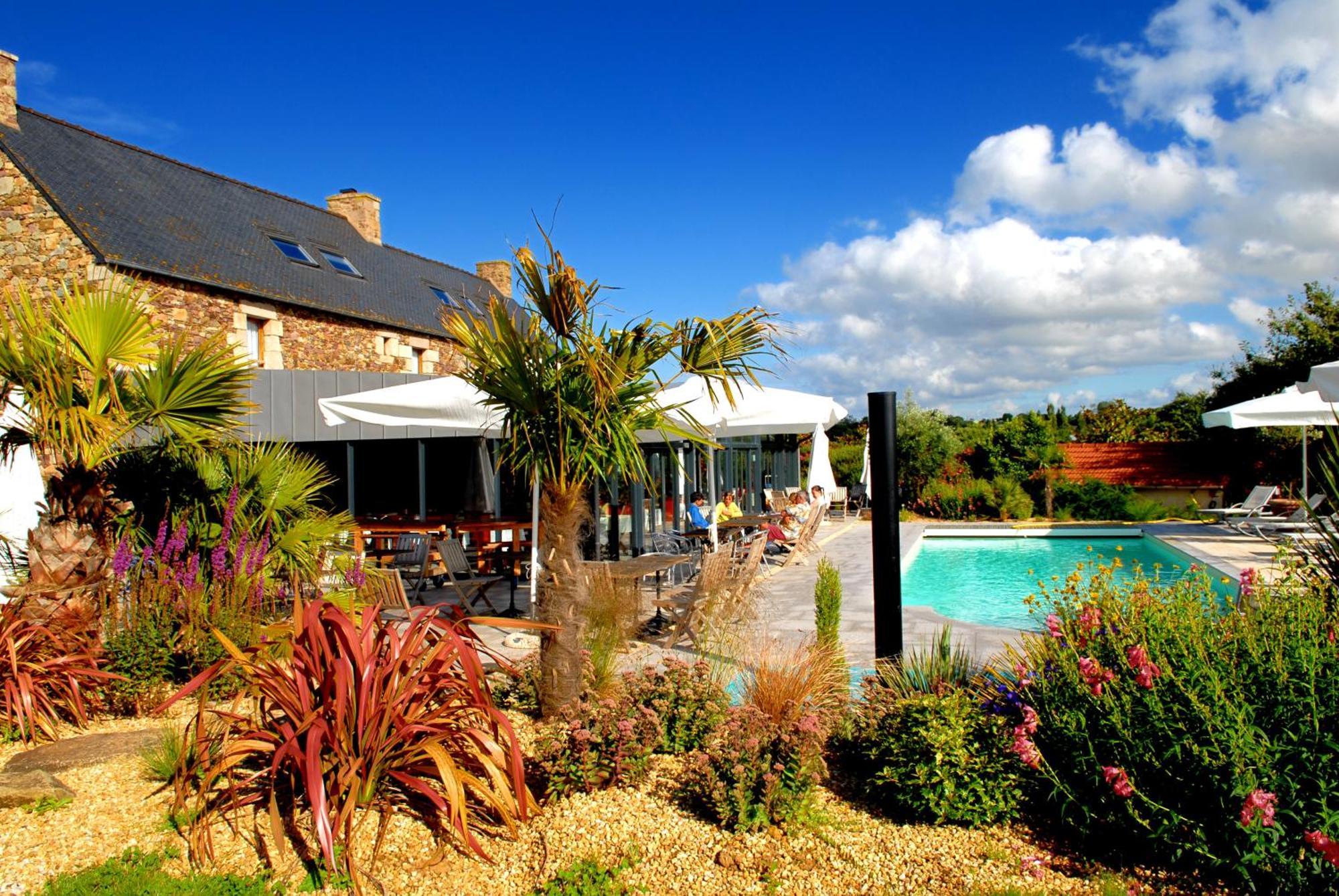 Domaine De Kermodest Hotell Quemper-Guézennec Exteriör bild