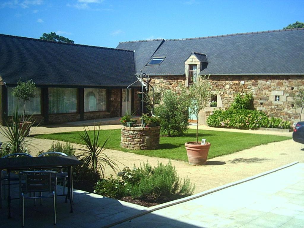Domaine De Kermodest Hotell Quemper-Guézennec Exteriör bild